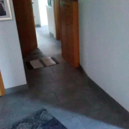 Kleines Zwischen Ega Und Messe *