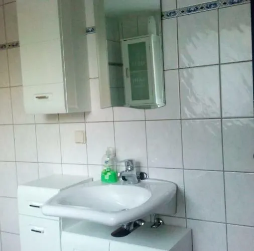 Kleines Zwischen Ega Und Messe Daire